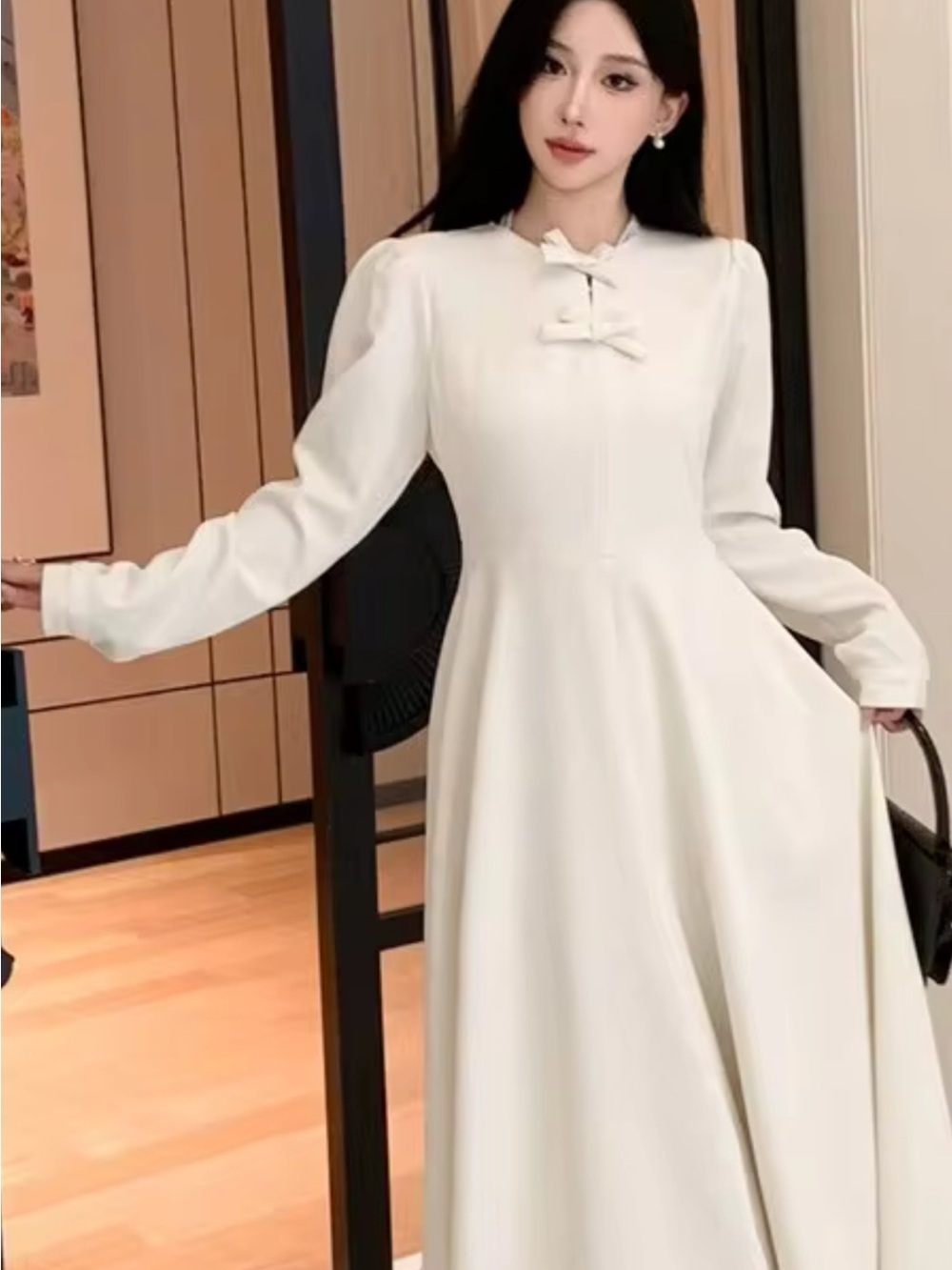Graceful Ivory Long-Sleeve Bow Detail Dress Size Small